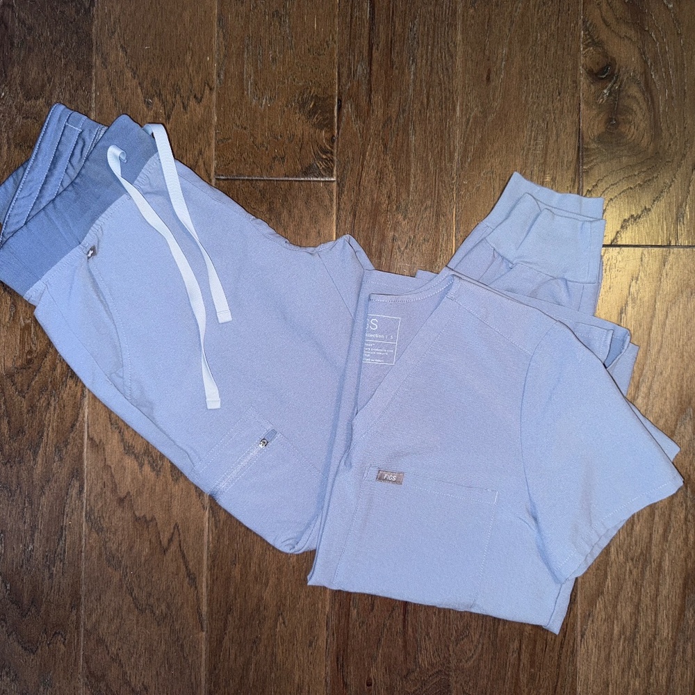 Figs vapor blue Catarina small top and zamora sm/petite bottoms